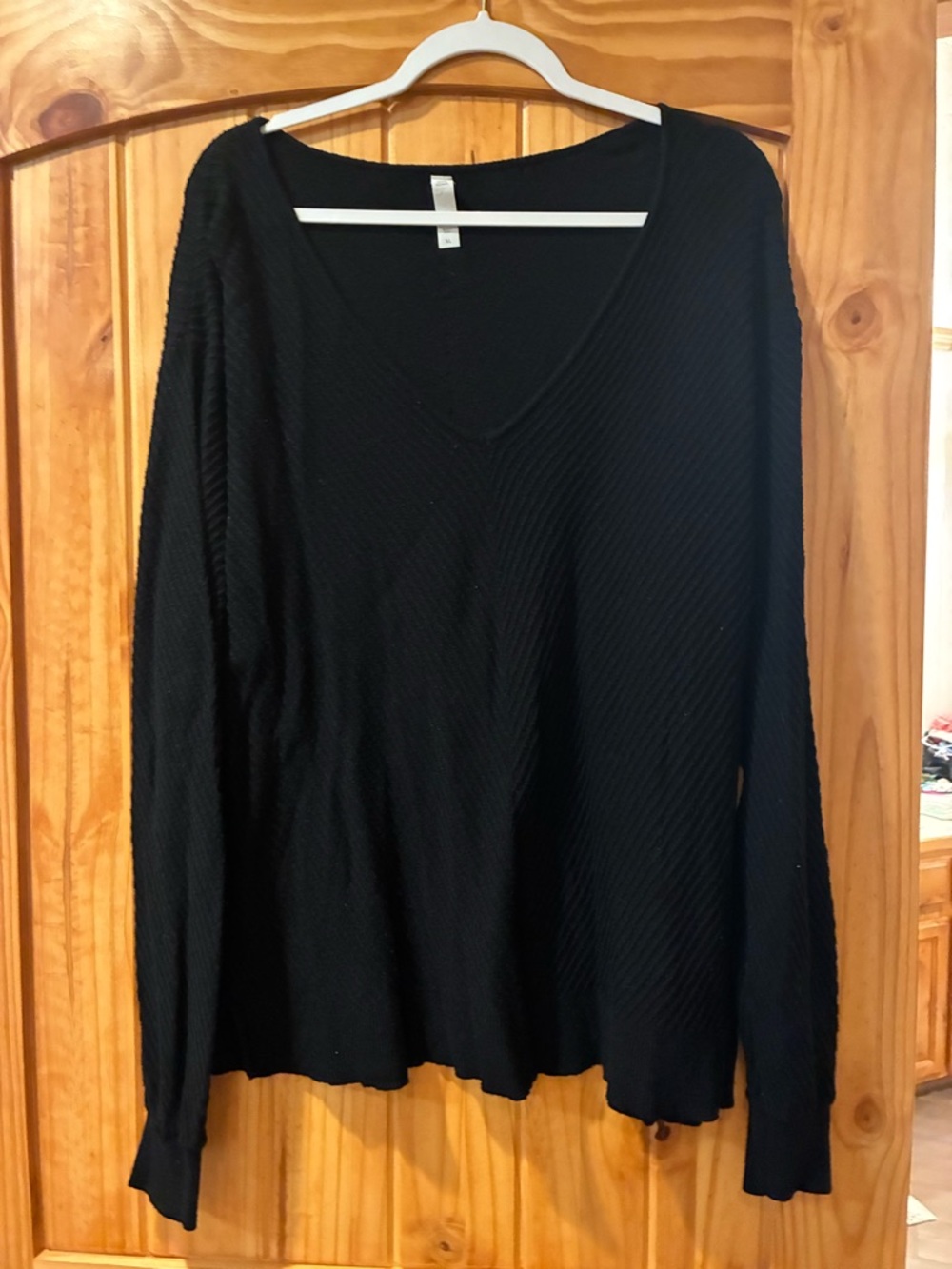 XL Glyder Black V-Neck Ribbed Sweater